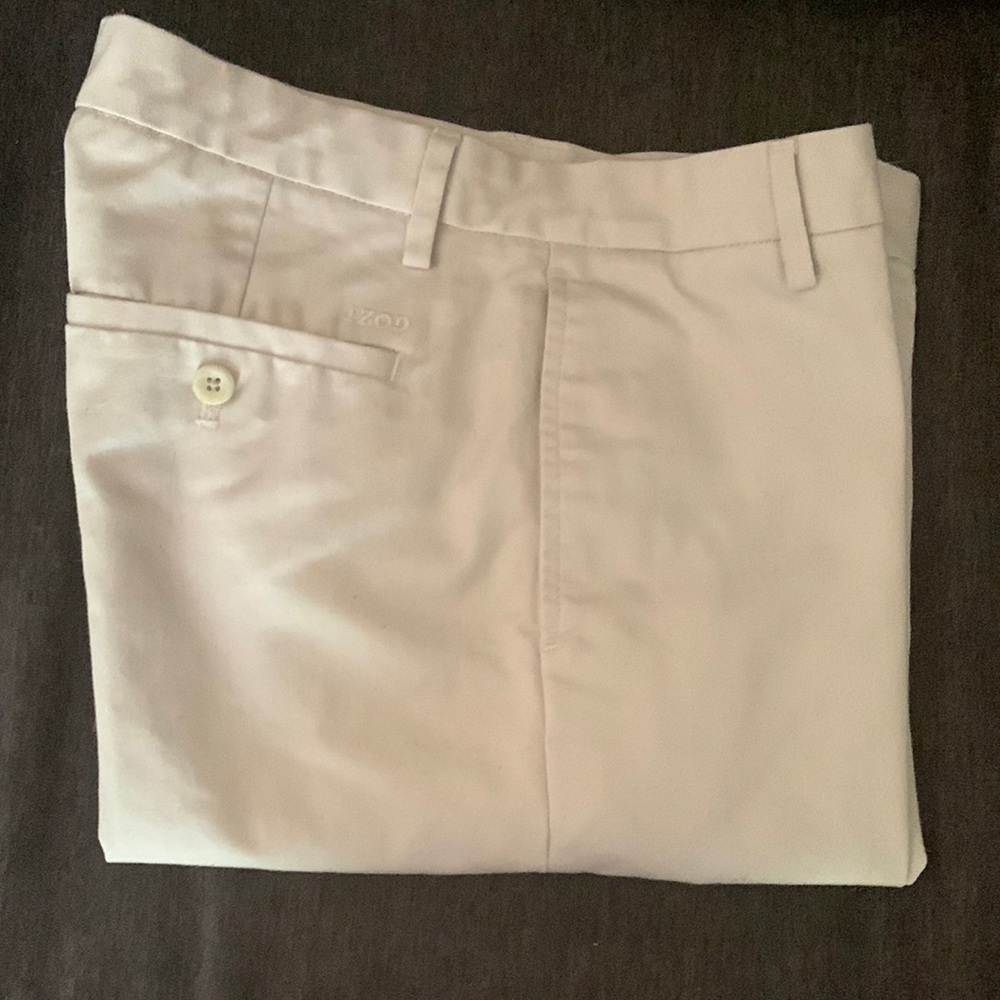 Izod 30x32 slim fit mens khaki pant